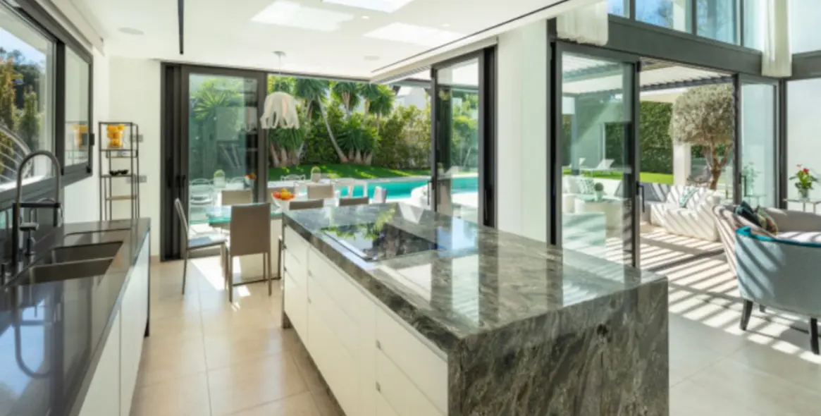 Venta de villa independiente en Puerto Banús 3