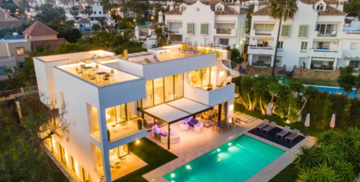 Venta de villa independiente en Puerto Banús 12