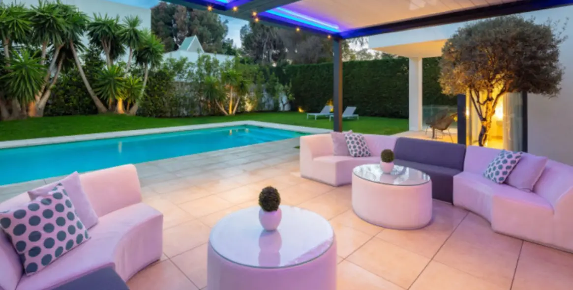 Sale of detached villa in Puerto Banús 26