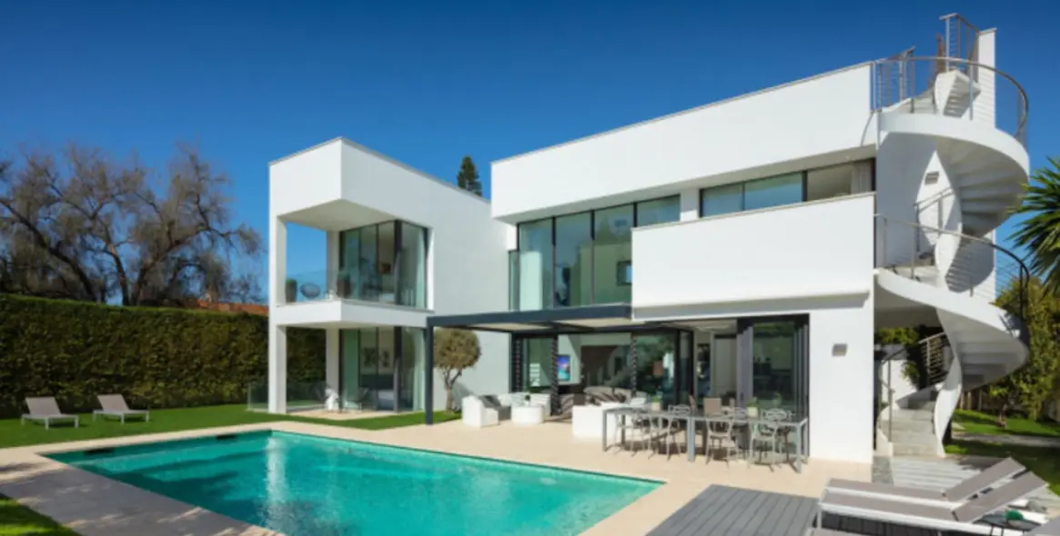 Sale of detached villa in Puerto Banús 27