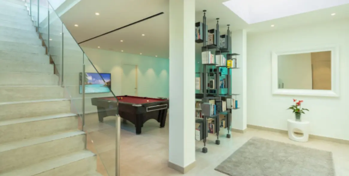 Sale of detached villa in Puerto Banús 28