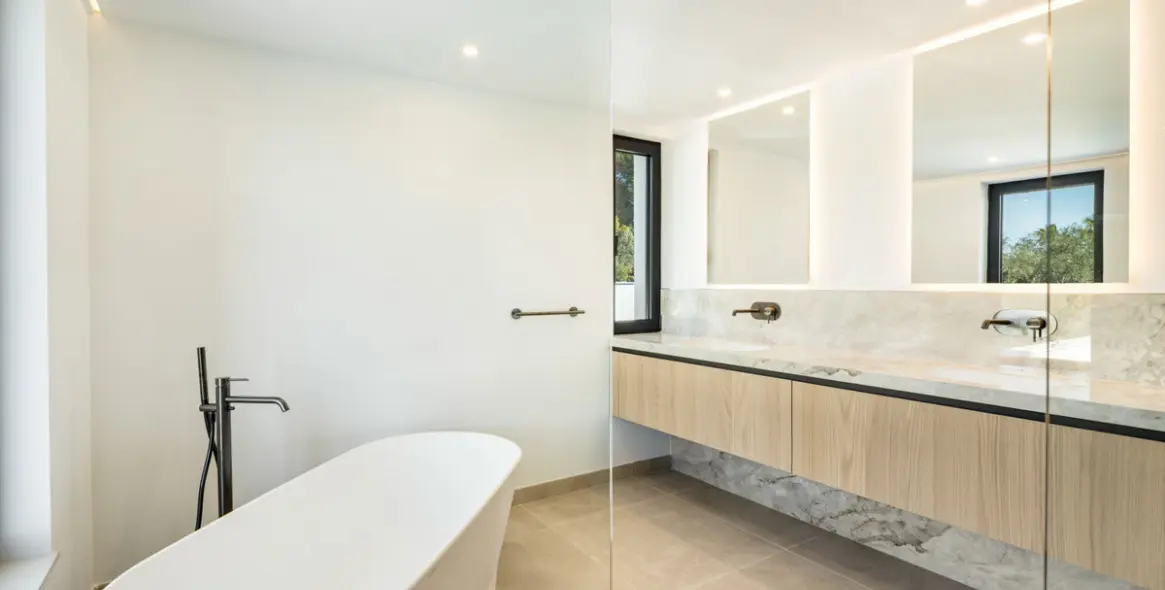 Venta de villa independiente en Sotogrande Alto 5