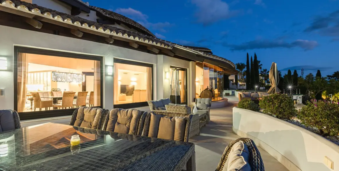 Sale of detached villa in Los Flamingos 7