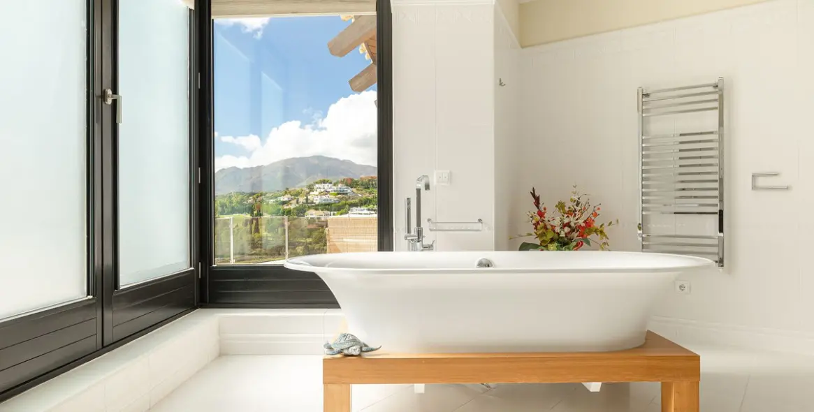 Sale of detached villa in Los Flamingos 13