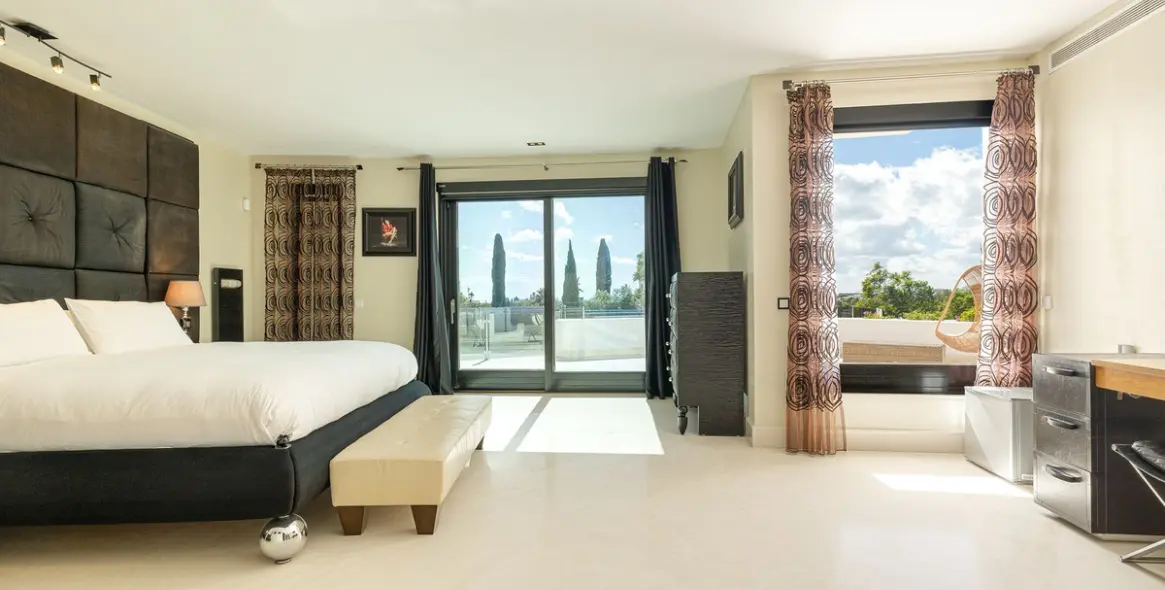 Sale of detached villa in Los Flamingos 14