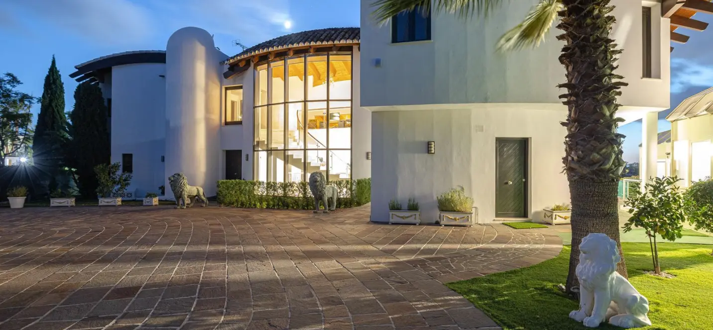 Sale of detached villa in Los Flamingos 0