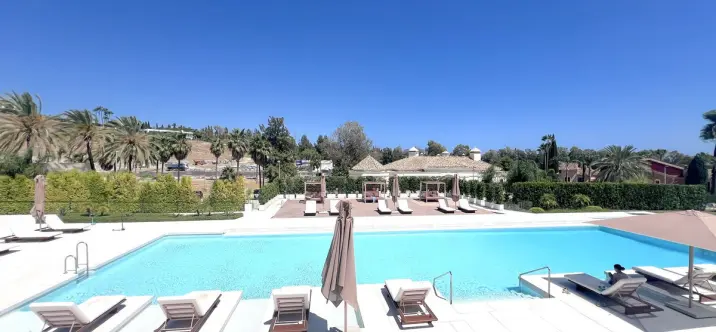 Долгосрочная аренда двухуровневых апартаментов в The Golden Mile 1