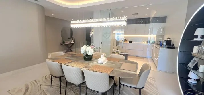 Долгосрочная аренда двухуровневых апартаментов в The Golden Mile 3