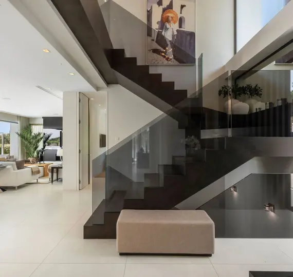 Detached villa R5137888