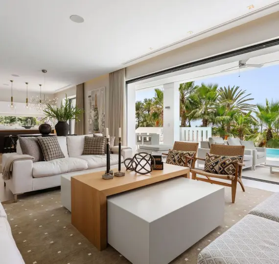 Detached villa R5137888