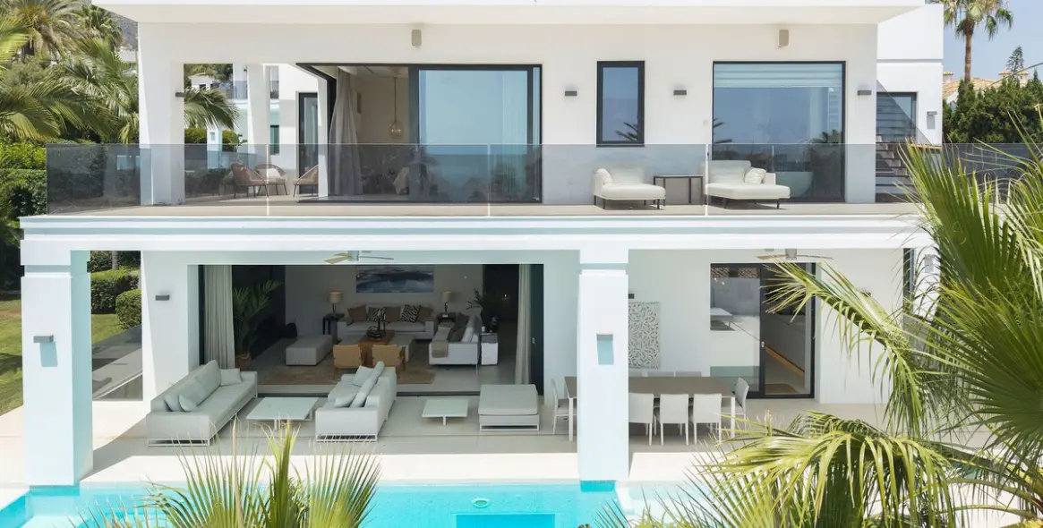 Sale of detached villa in Nagüeles 54