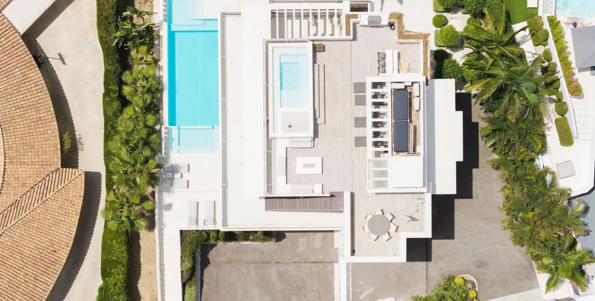 Sale of detached villa in Nagüeles 57