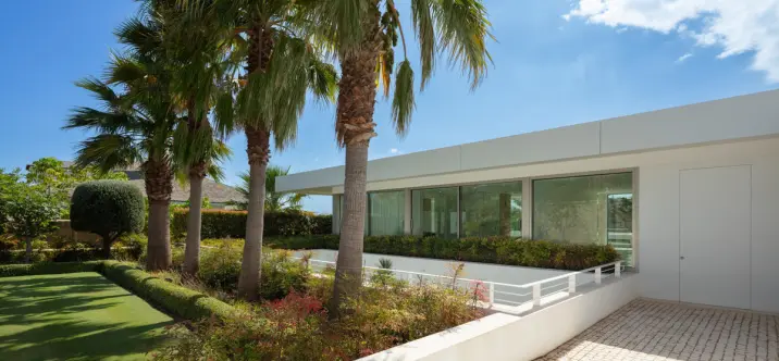 Продажа  отдельно стоящей виллы в Casares 3