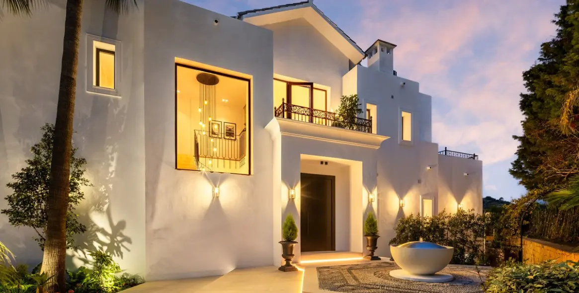 Sale of detached villa in Los Arqueros 3