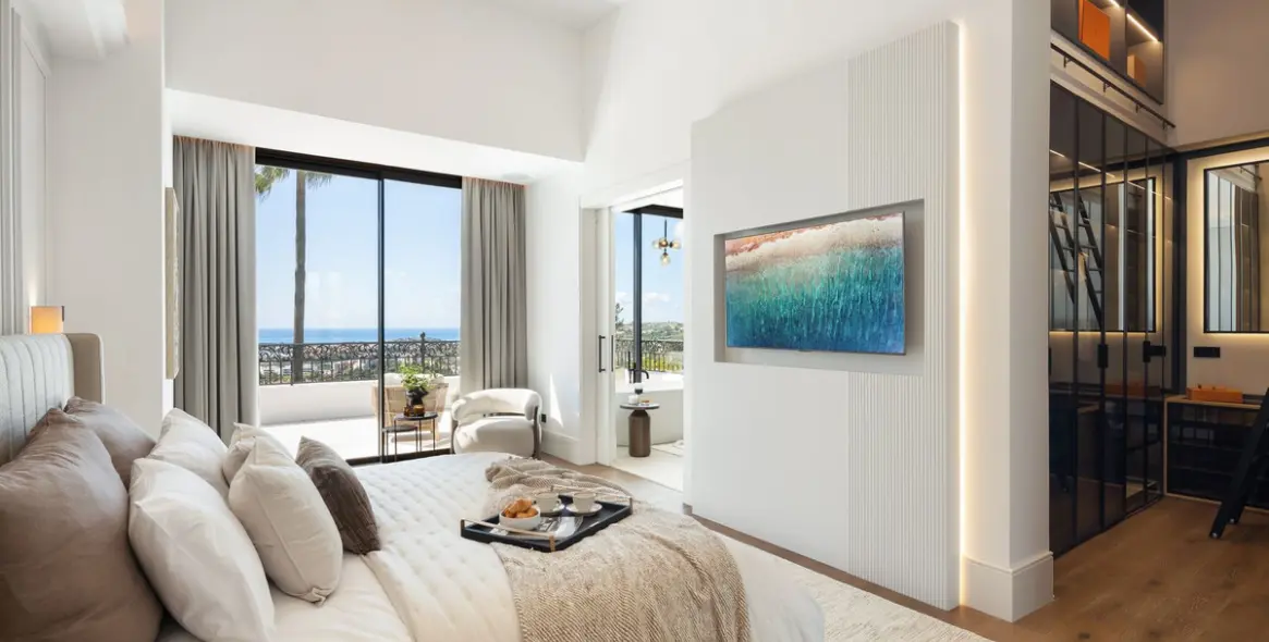 Sale of detached villa in Los Arqueros 14