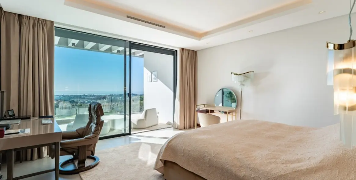 Sale of detached villa in Los Arqueros 20