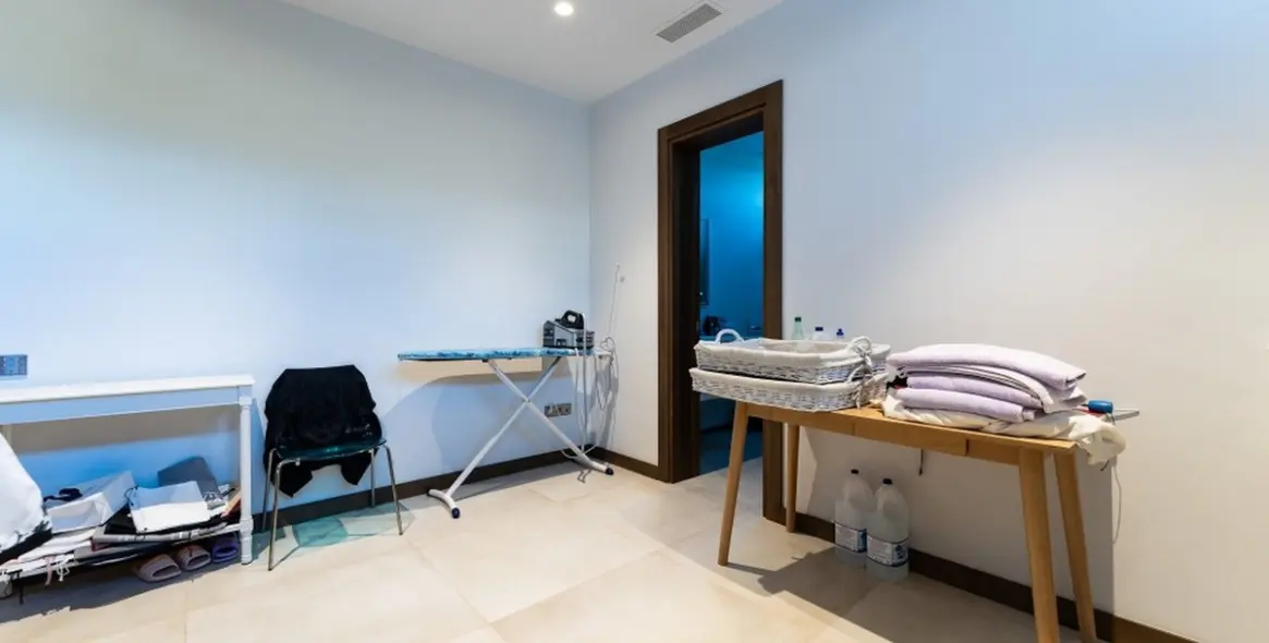 Продажа  отдельно стоящей виллы в Los Arqueros 23