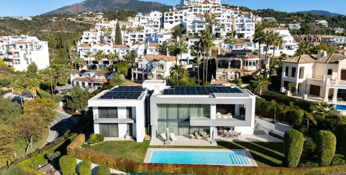 Продажа  отдельно стоящей виллы в Los Arqueros 27