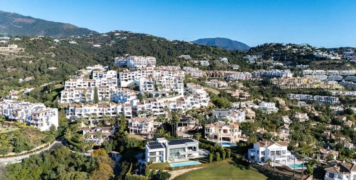 Продажа  отдельно стоящей виллы в Los Arqueros 28