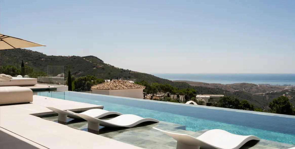 Sale of detached villa in Benahavís 35