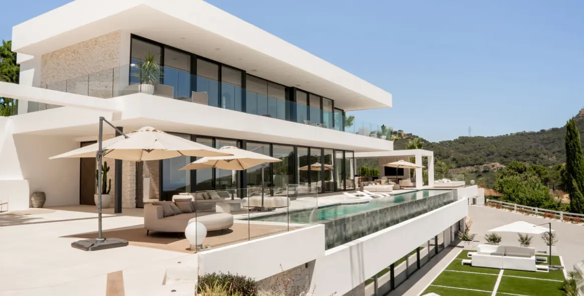 Sale of detached villa in Benahavís 46