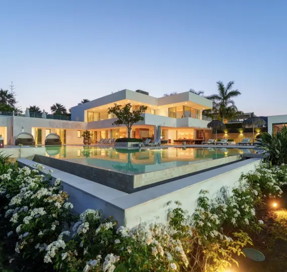 Detached villa R5117725