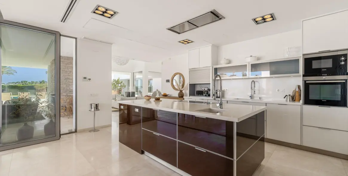 Sale of detached villa in Marbella (district Marbella) 10