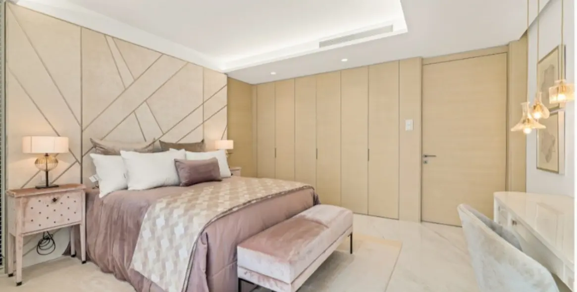 Sale of penthouse in Estepona (district New Golden Mile) 3