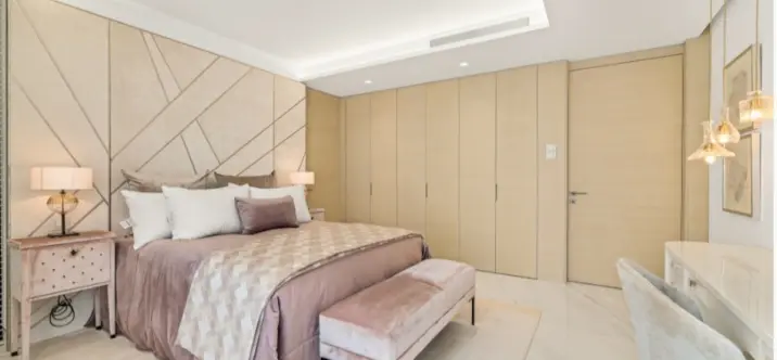 Penthouse R3955921 2