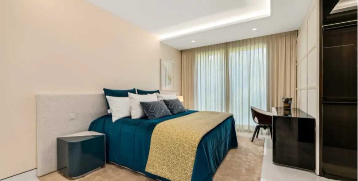 Sale of penthouse in New Golden Mile 17