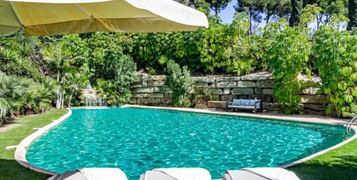 Sale of detached villa in Marbella (district Marbella) 1