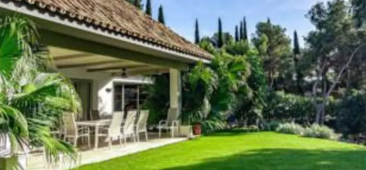 Detached villa R5186215 1