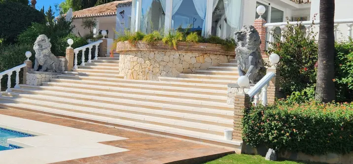 Detached villa R4438249 0