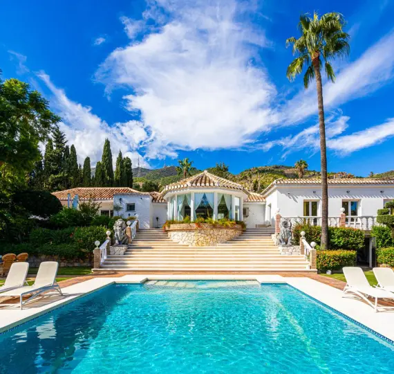 Detached villa R4438249