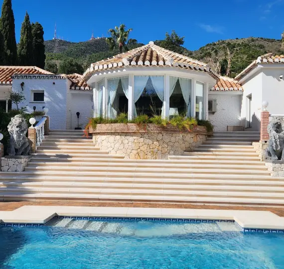 Detached villa R4438249