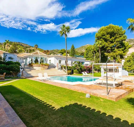 Detached villa R4438249