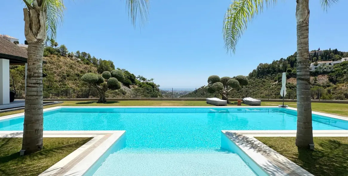 Sale of detached villa in Benahavís (district El Madronal) 7