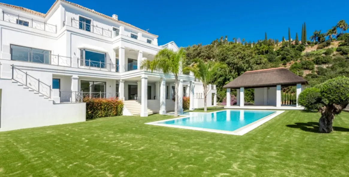 Sale of detached villa in El Madroñal 3