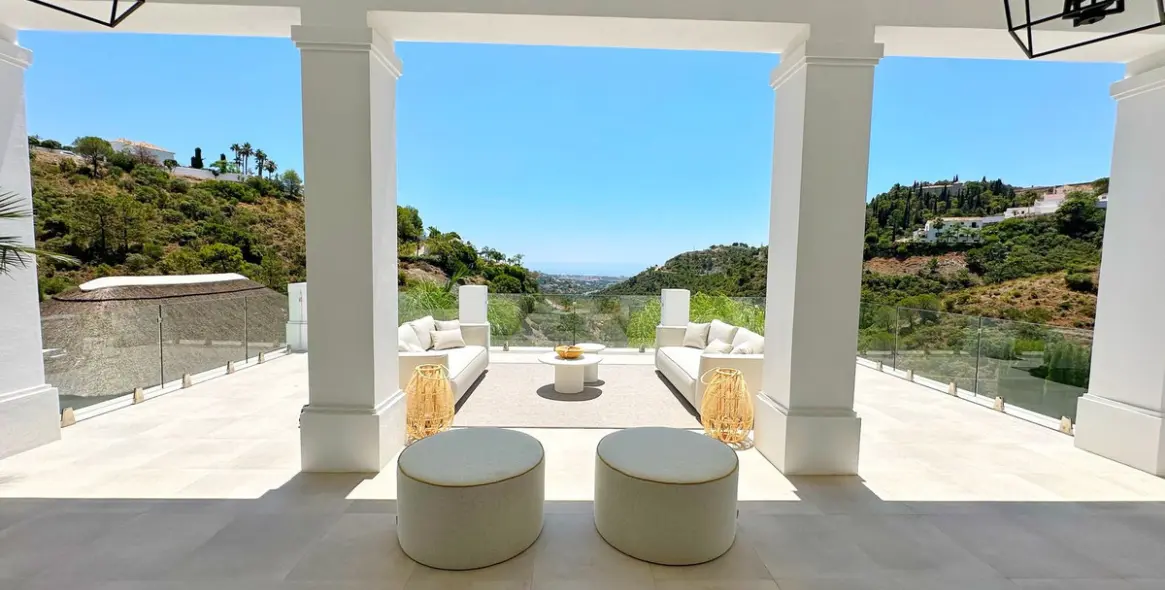 Sale of detached villa in El Madroñal 5