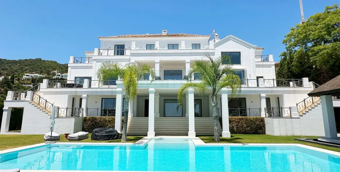 Sale of detached villa in El Madroñal 11