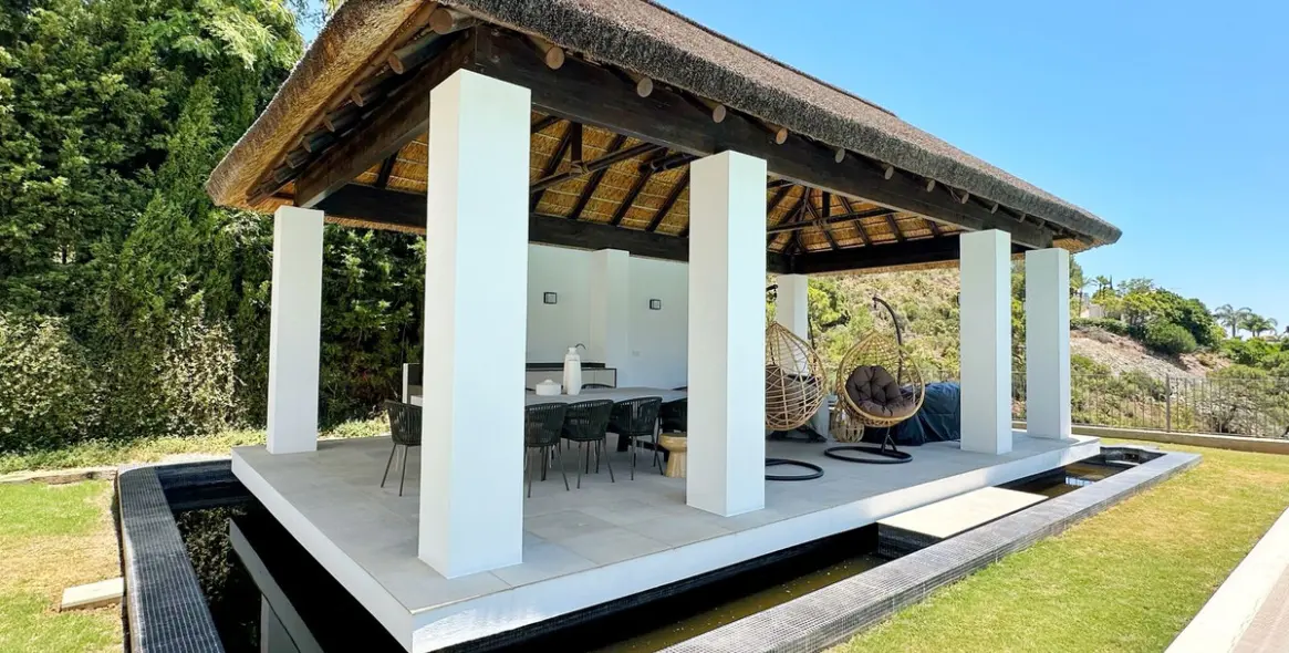 Sale of detached villa in El Madroñal 15
