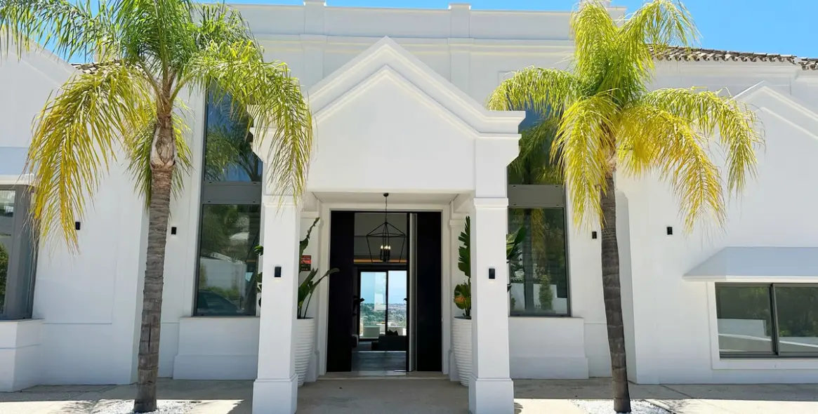 Sale of detached villa in El Madroñal 18