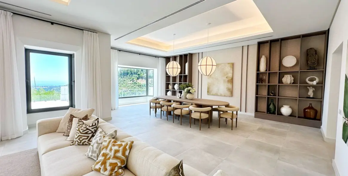 Sale of detached villa in El Madroñal 23