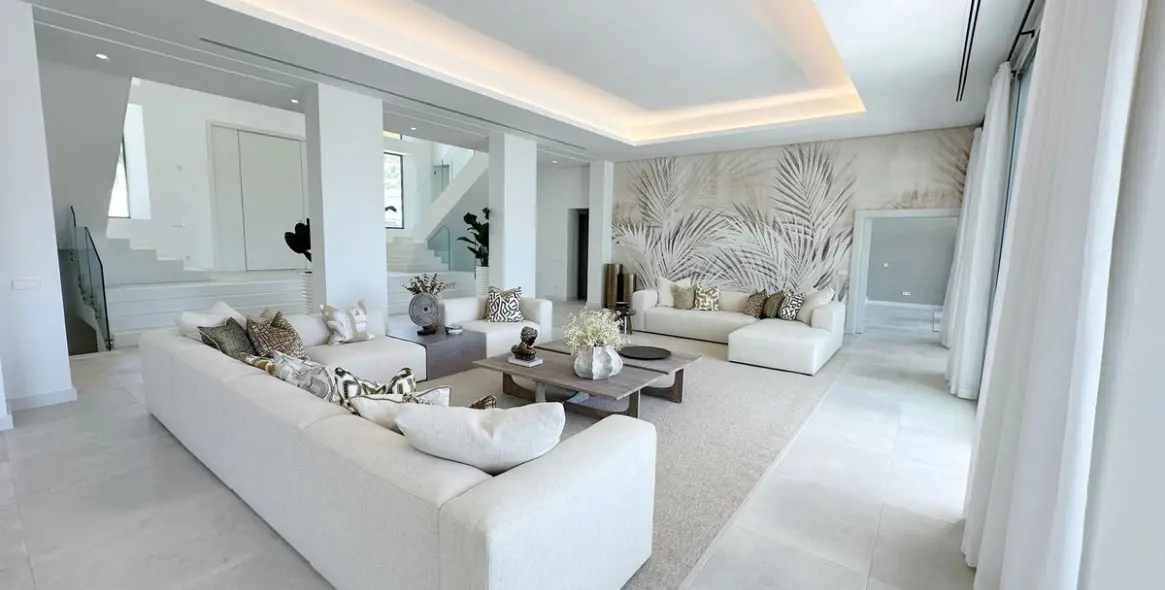 Sale of detached villa in El Madroñal 25