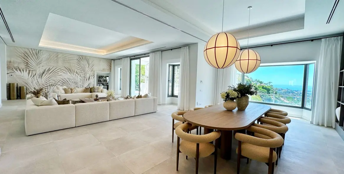 Sale of detached villa in El Madroñal 30