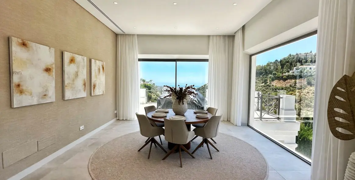 Sale of detached villa in El Madroñal 31