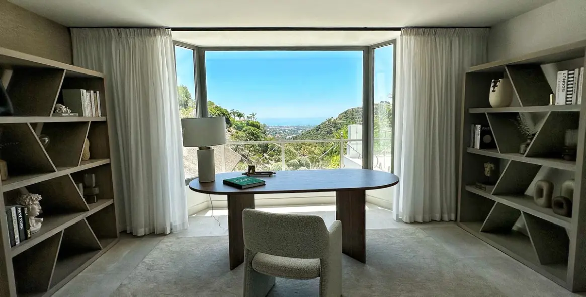 Sale of detached villa in El Madroñal 37