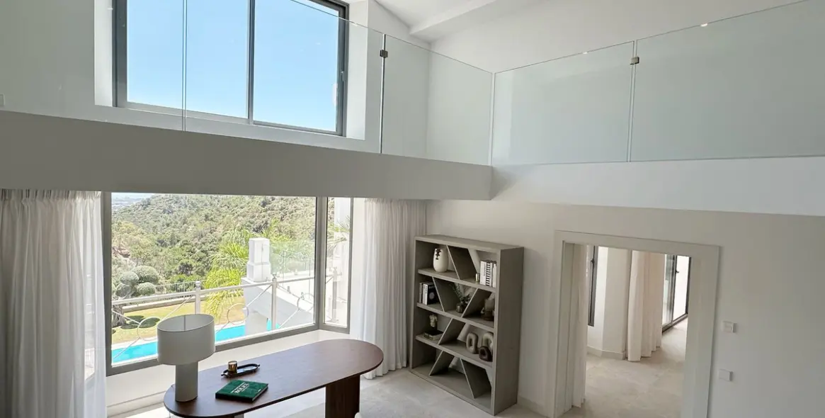 Sale of detached villa in El Madroñal 39
