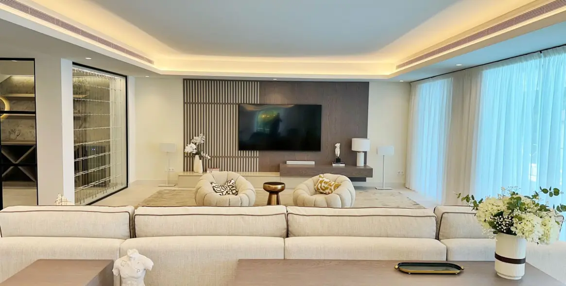 Sale of detached villa in El Madroñal 42