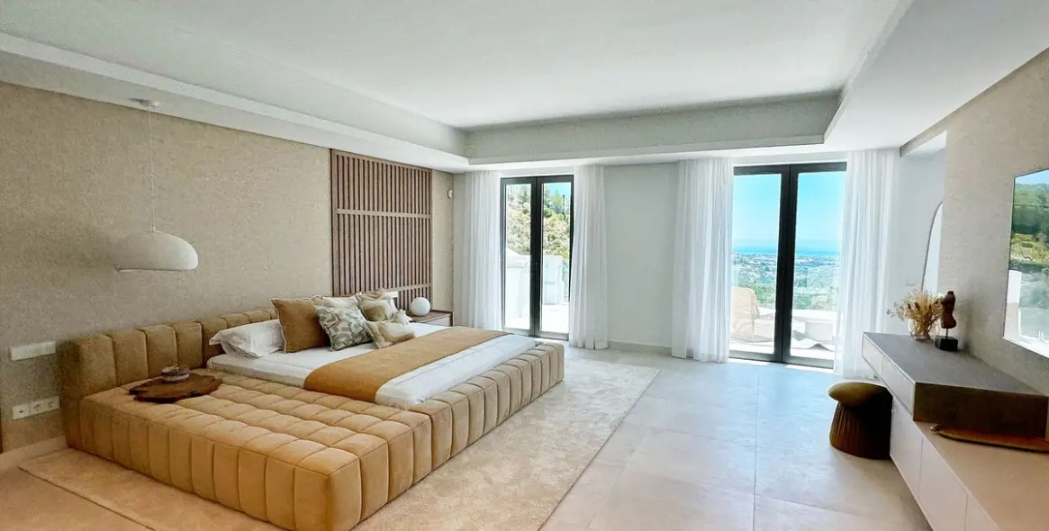 Sale of detached villa in El Madroñal 49